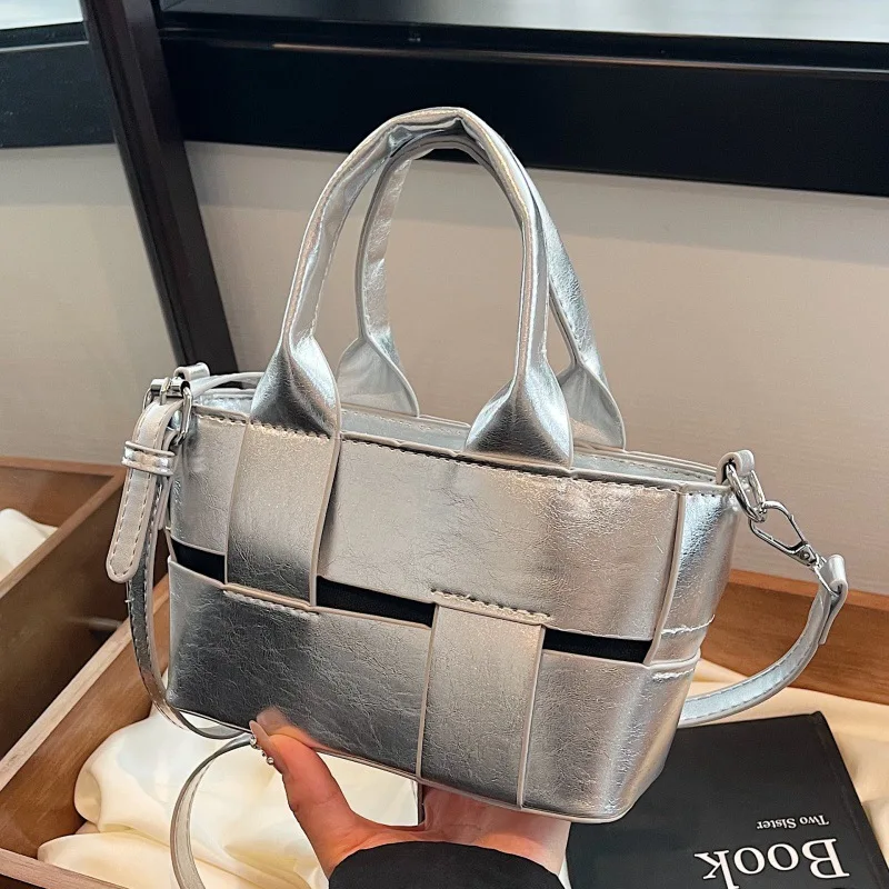 

Минималистичная большая сумка 2025 года, однотонная сумка через плечо для женщин, шикарная сумка через плечо, текстурированная сумка «день-ночь», элегантная сумка-слинг ​