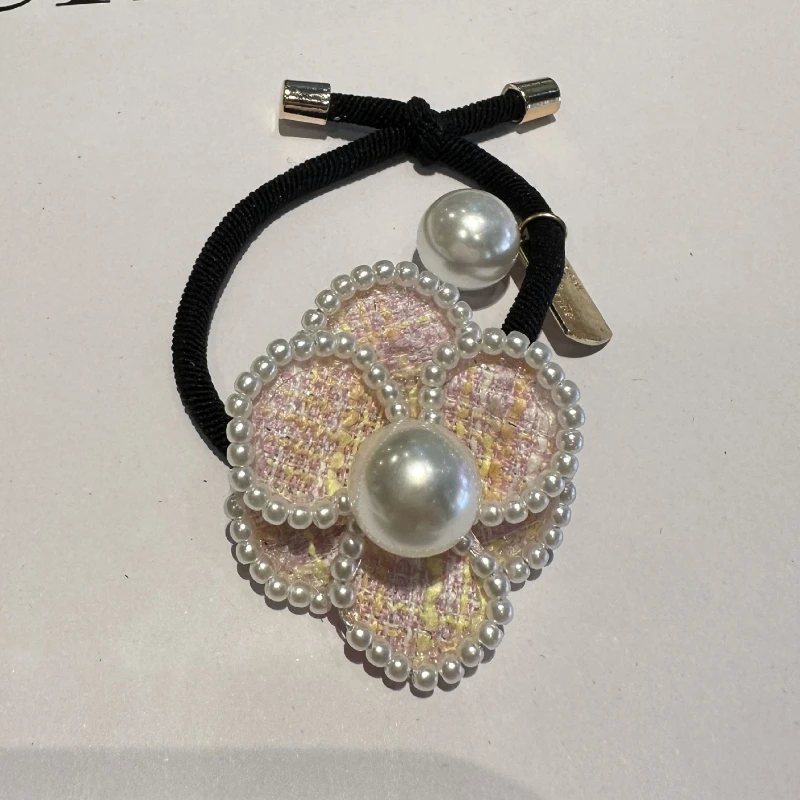 

Elegant Korean Hair Accessories Sophistication Luxury Camellia Pearl Hair Scrunchies Chic Women's Elastic Hair Ties