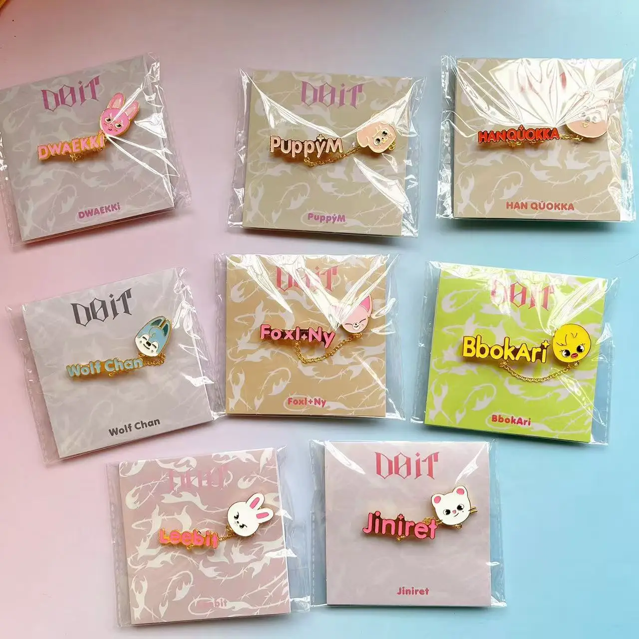 

K-POP new Stray Kids cute cartoon badge Felix Bangchan skzoo creative cute series sweet collar badge peripheral gifts