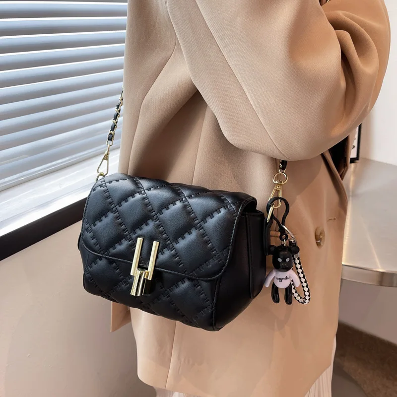 

2025 New! Designer Small Fragrant Wind Bag - Rhombus Chain Small Square Shoulder Commuter Messenger