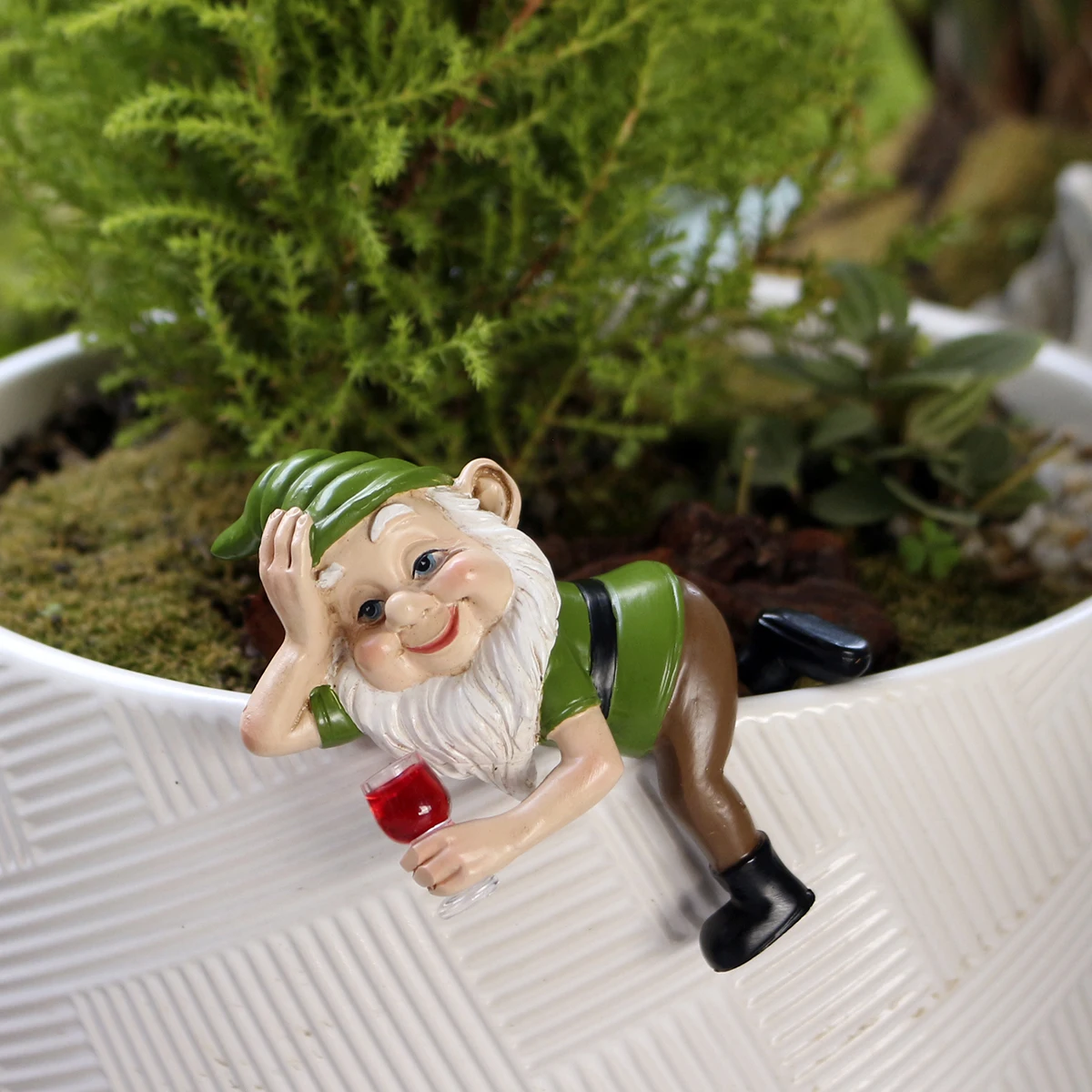 1 Dwarf Drinking Figurine, Fun and Humorous Garden Bonsai Decoration Figurine, Hand-Painted Resin Handicraft