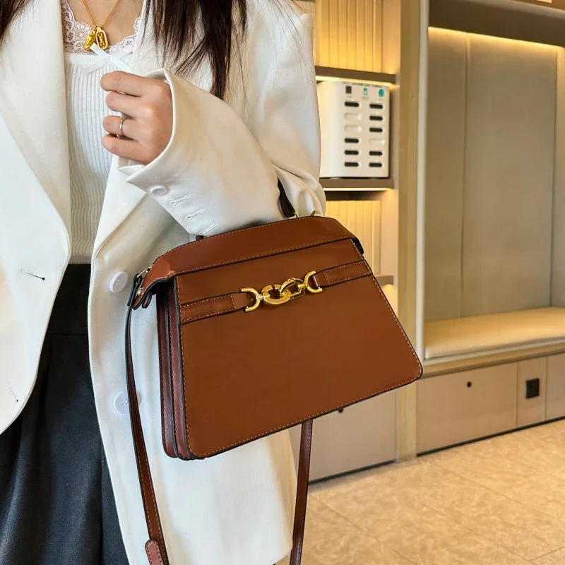 Luksusowa, prosta, klasyczna kopertówka mini dla kobiet z jednolitym kolorem, modnym designem i najlepszą atrakcją Superstar Show