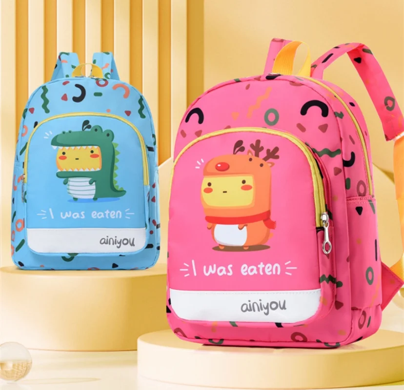 2024 neue Kinder Umhängetasche personal isierte Name Kindergarten niedlichen Cartoon Rucksack Jungen und Mädchen Schult asche