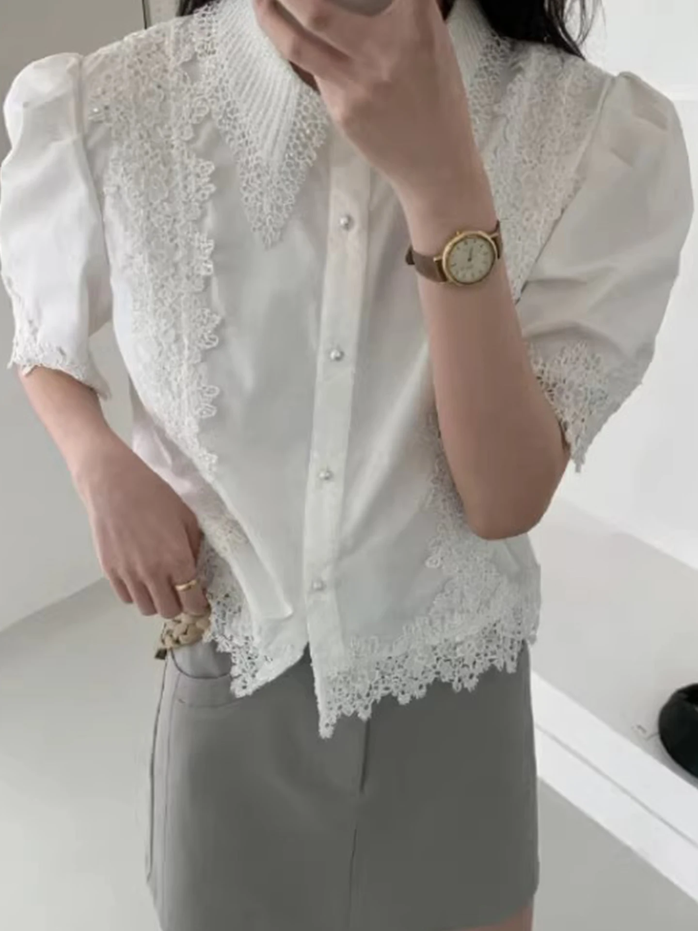 

Liangliang Summer New Heavy Embroidery Lace Trim Splicing Hollow Collar Single Button Short Sleeve Women's Shirt Korean Style...