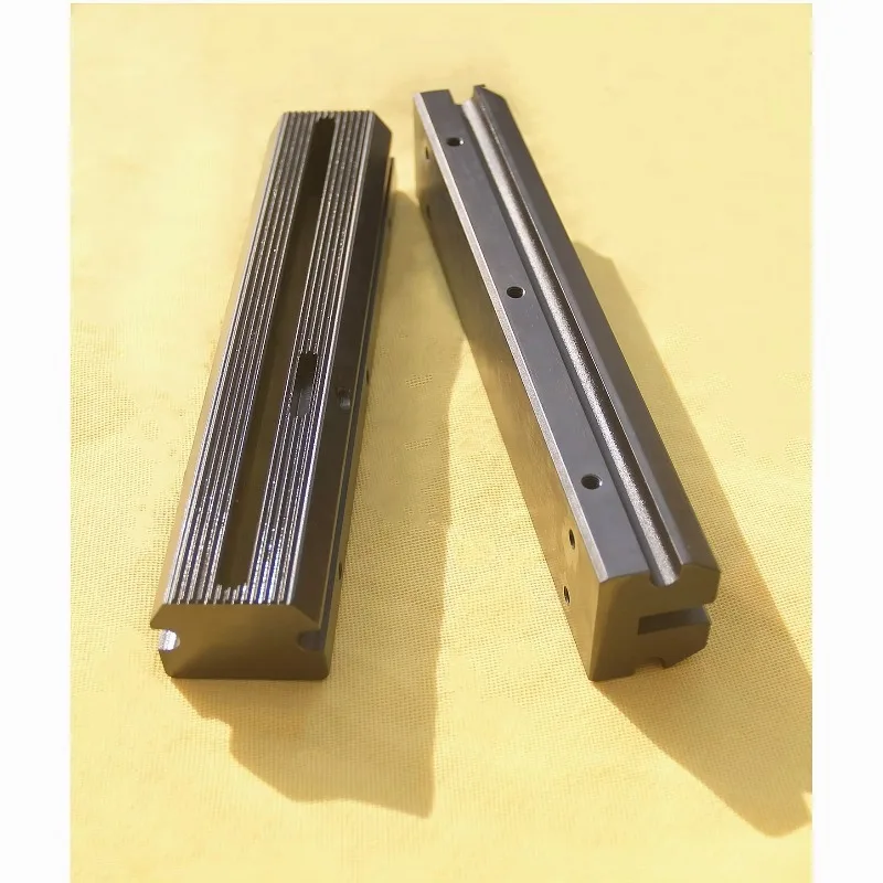 SJ23 Factory Outlet Precision Grinding High Speed Sealing Jaws With Hole