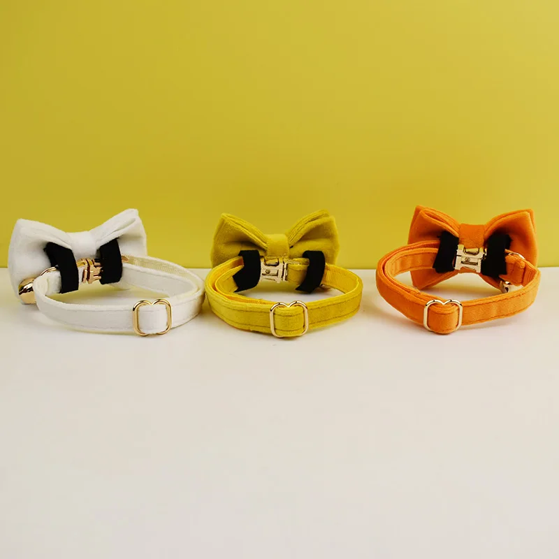 Samt-Katzenhalsband Personalisiertes Angepasstes ID-Etikett Kätzchen-Halsbänder Halskette mit Glocke und Fliege Maßgefertigtes Kleines Halsband – Detail 6