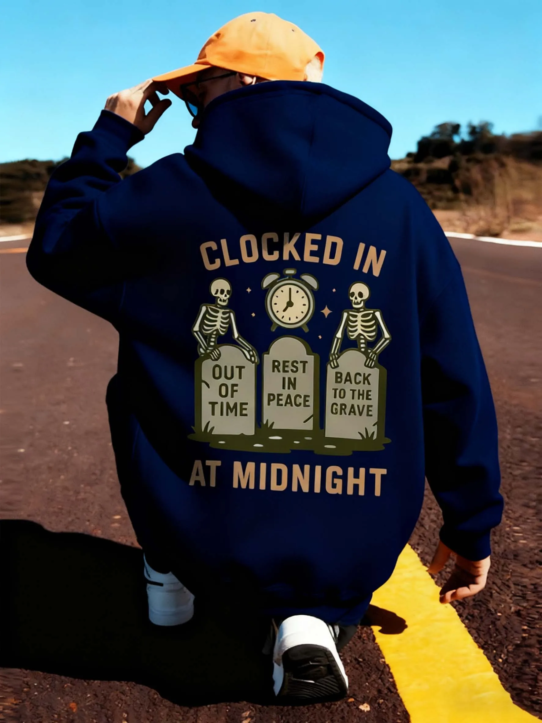 منتصف الليل تحقق في الهيكل العظمي نمط الرجال السترة هوديي، فضفاضة تناسب. مثالية لأزياء الهالوين.