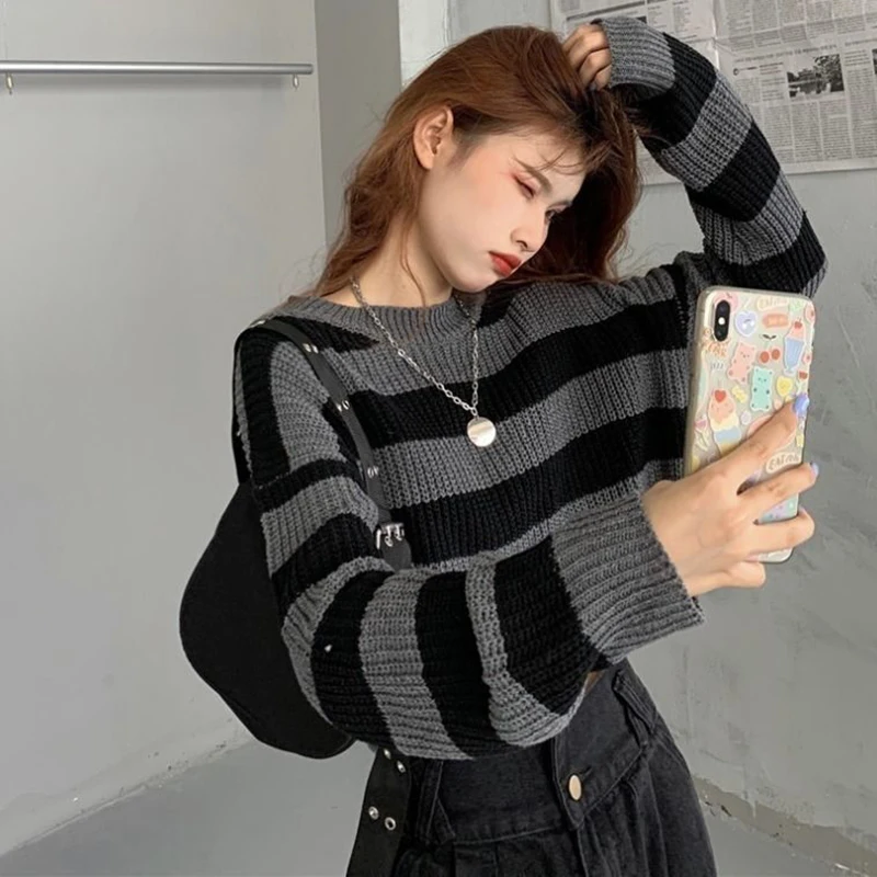 Vintage Striped Short Tops Women Korean Style Loose Gray Pullover Knitwear Lady 2023 Spring Autumn All-Match Long Sleeve Sweater