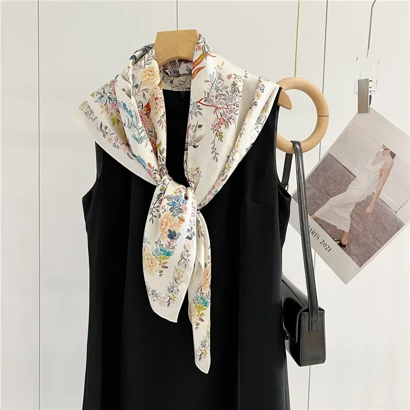 Spring/Summer Concise Flower&Bird Graphic Imitation Silk Neckerchief Outdoor Breathable Wraps for Women 70cm Print Square Scarf