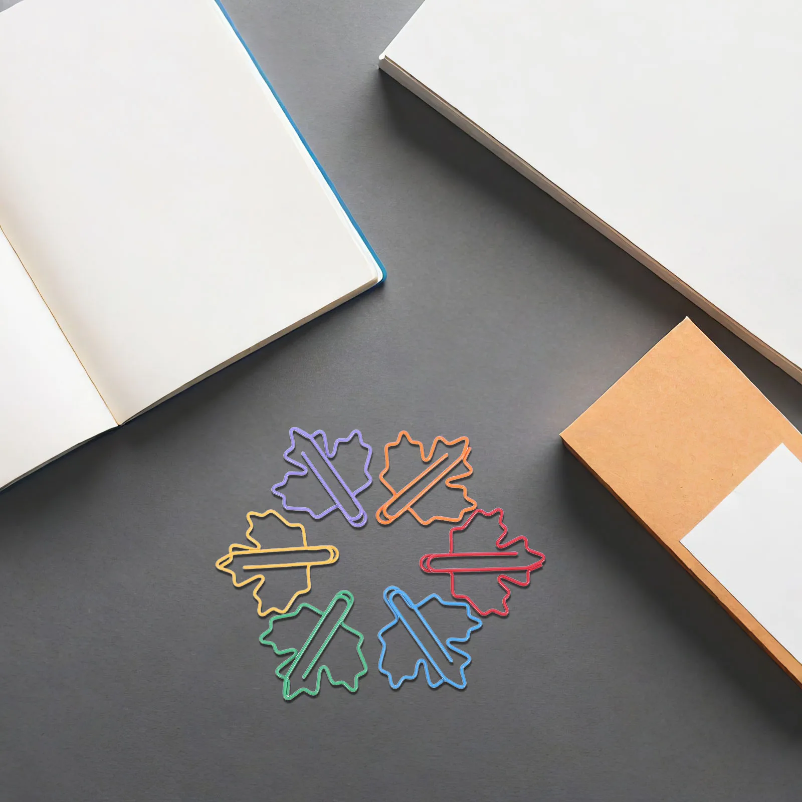 

50pcs Leaf Shaped Paper Clips Colored Reusable Maple Design Mini Document Folders Invitations Scrapbooking School Office