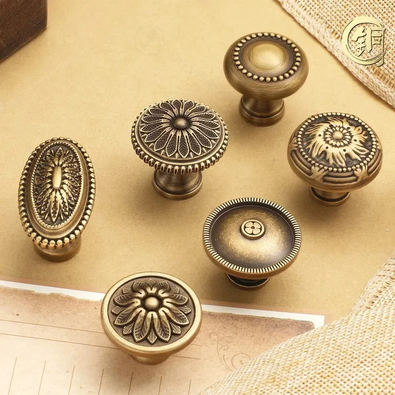 European Light Luxury Retro Carved Brass Cabinet Handle French Single Hole Small Knob for Wardrobe Drawer TV Cabinet Door