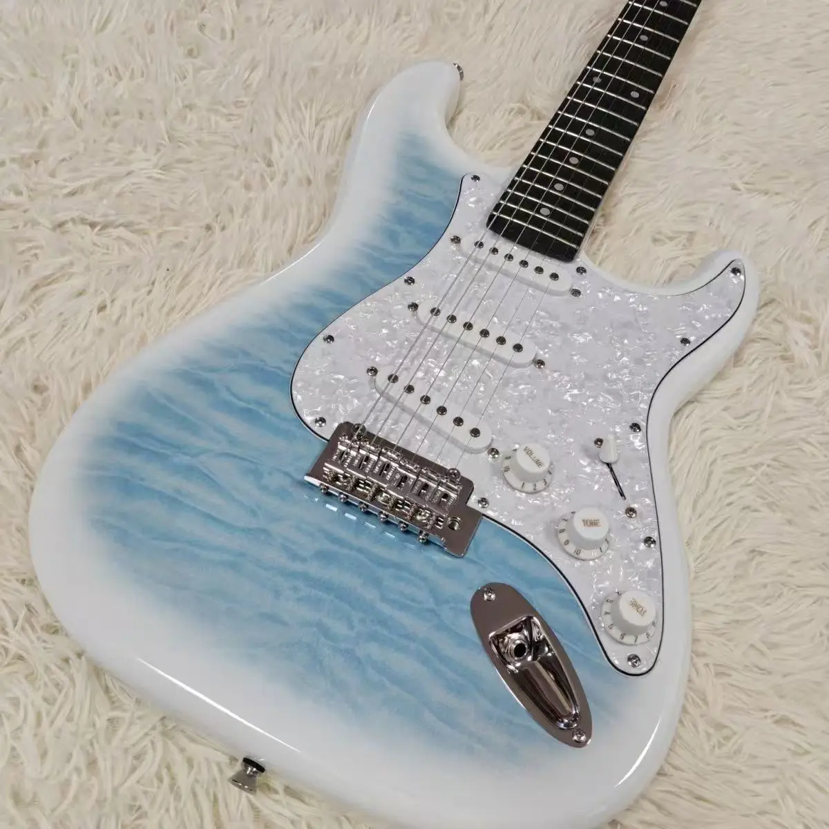 High-end Mahogany Body Sea Stone Blue ST Single-Single Two-Pointed Double-Action Electric Guitar with H-H Pickup
