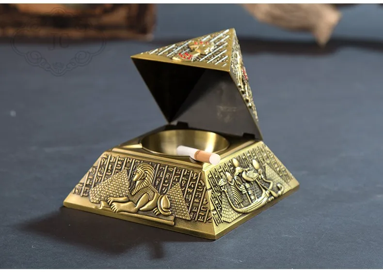 Ancient Egyptian Pyramids Ashtray Room Decor Creative Handicraft Art Ornament Home Decoration Accessories Men\'S Gift Sculptures