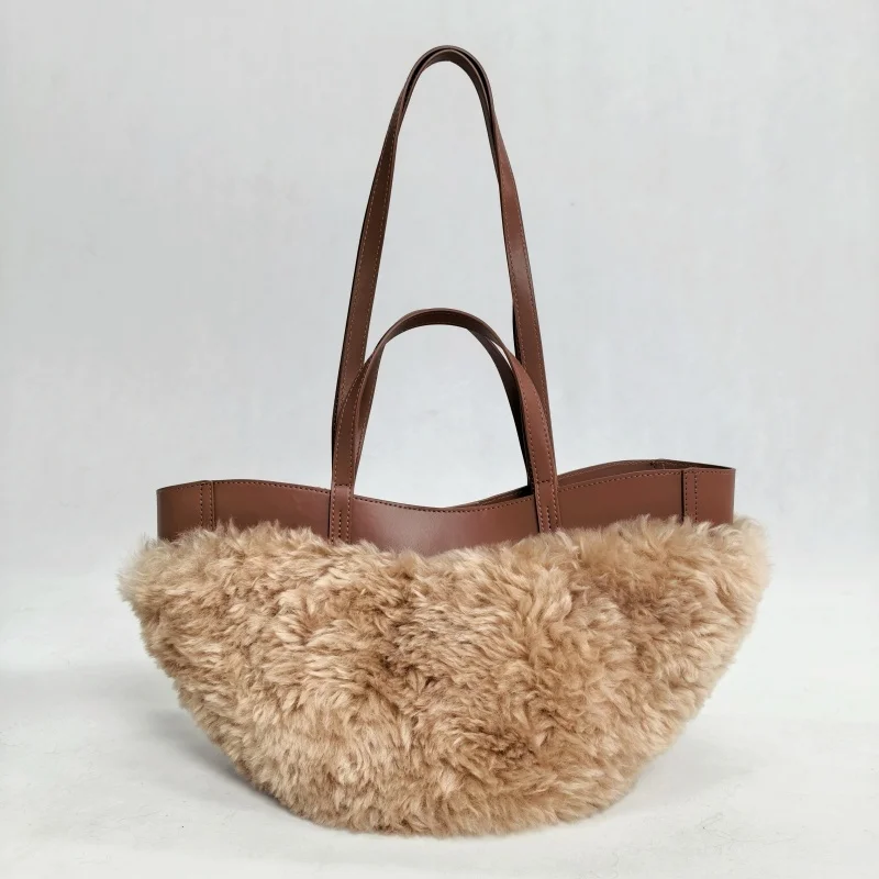 New Fashion Soft Fur Shoulder Bag Solid Color Large Capacity Handbag Exquisite Handle Furry Ladies Bag for Women