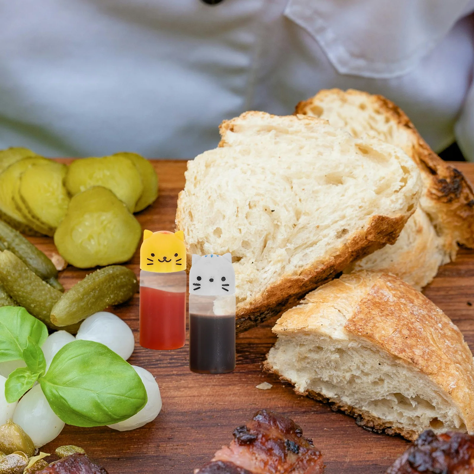 

2 Sets Sauce Bottle Set Cartoon Design Portable Small Seasoning Bottles for Picnic Soy Sauce Vinegar Storage Outdoor Usage