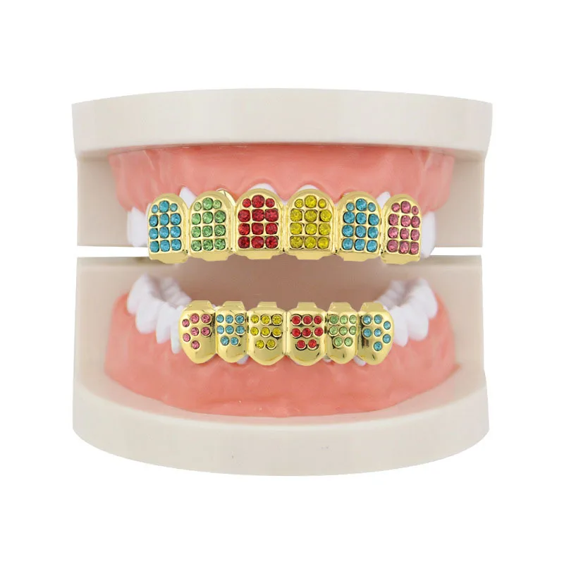 1 conjunto de grelhas de boca estilo hip hop, zircônia colorida, decorações de dentes falsos, soquetes de dente banhados a ouro, grelhas de boca para homens e mulheres