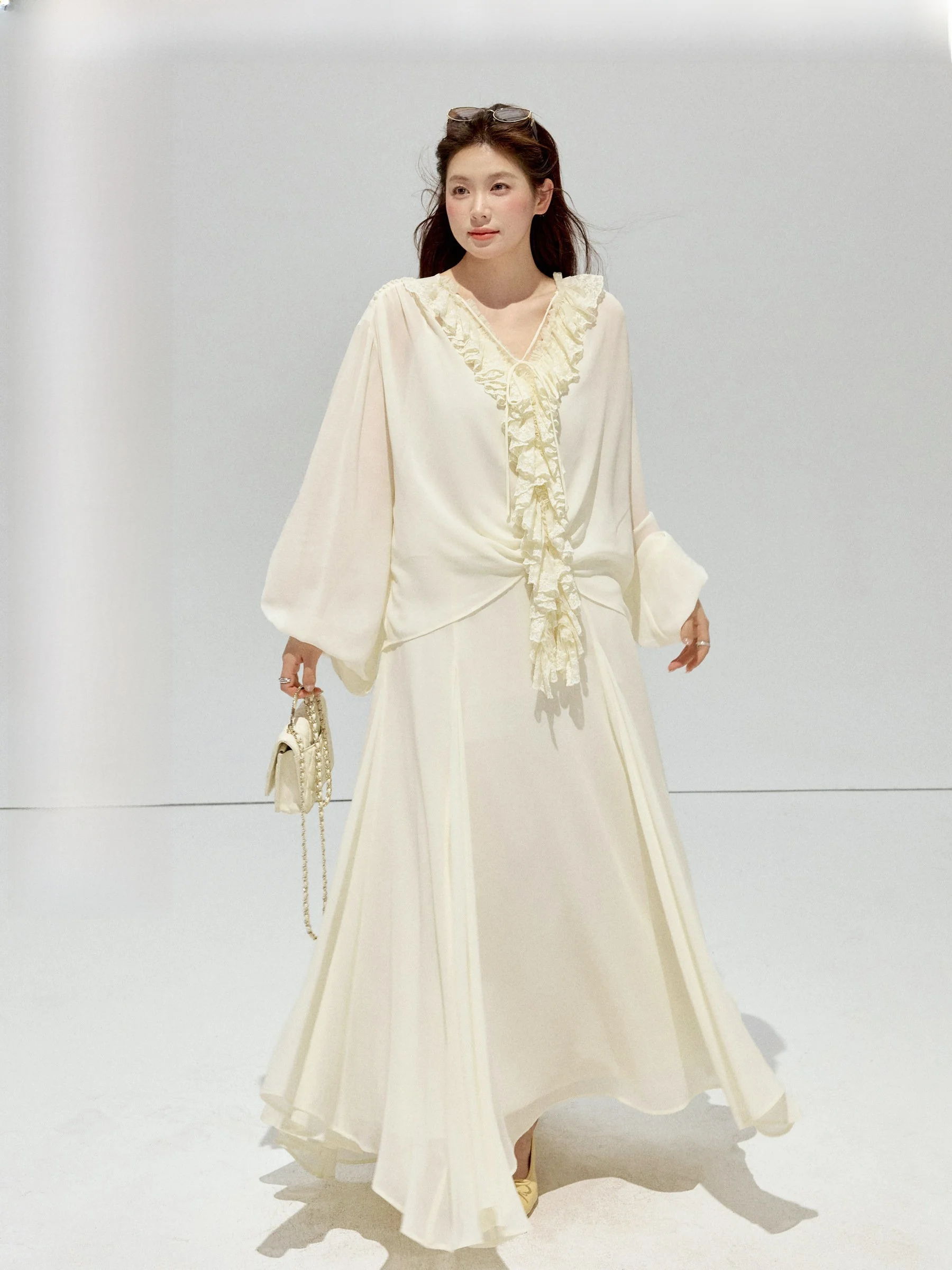 

JULULOOK Studio "Sunlight And Sea" plus Size MM Lace Trim V-Ne irt Strap ter Drapey Skirt Large Size Set Faionable S...