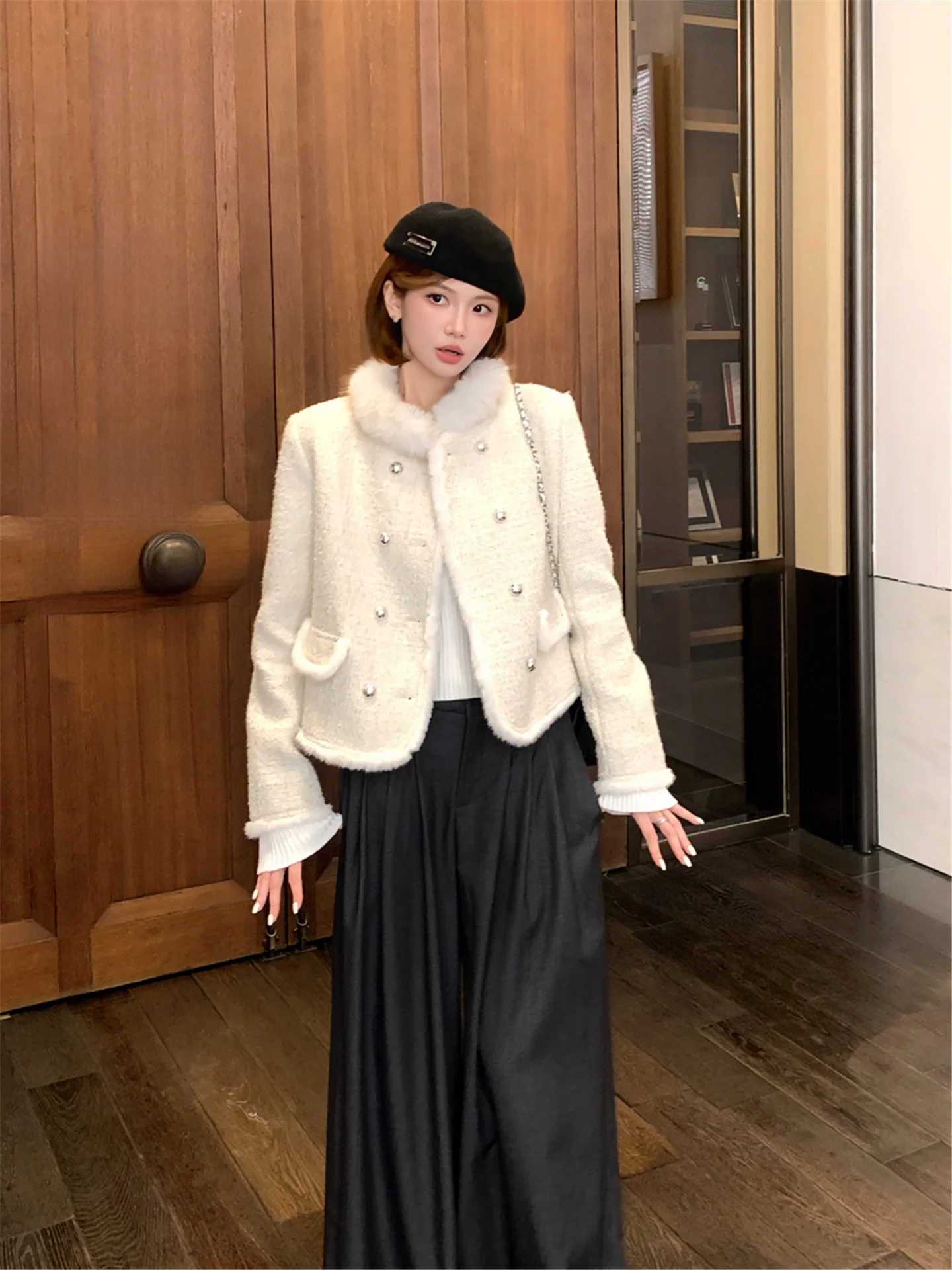 

Женское зимнее модное универсальное пальто-кардиган свободного кроя с длинными рукавами и круглым вырезом в стиле оверсайз, цвета орехового дерева/плюшевого флиса