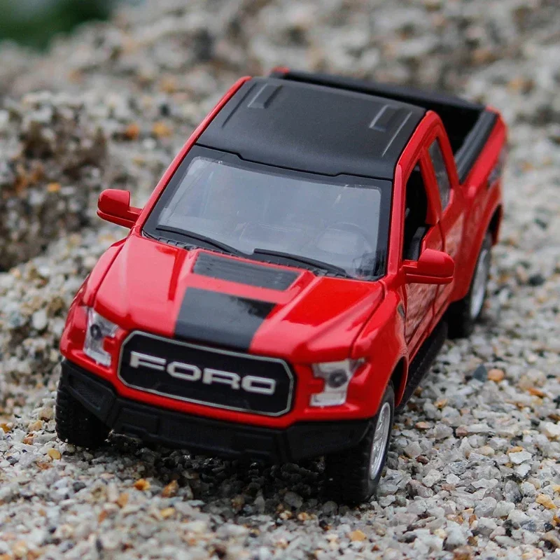 1:32 Ford Raptor F150 Pickup fuoristrada Pressofuso in lega di metallo Modello di auto Suono Luce Tirare indietro Collezione Giocattolo per bambini Regali A188