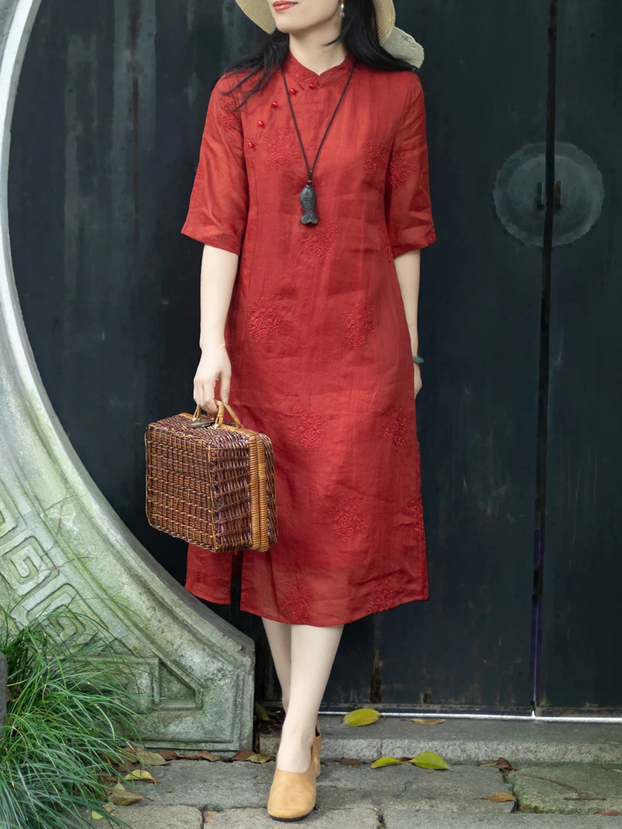 

Новое китайское шелковое красное ципао с вышивкой, двухслойное, женское, модное, художественное, в стиле ретро, с боковыми пуговицами