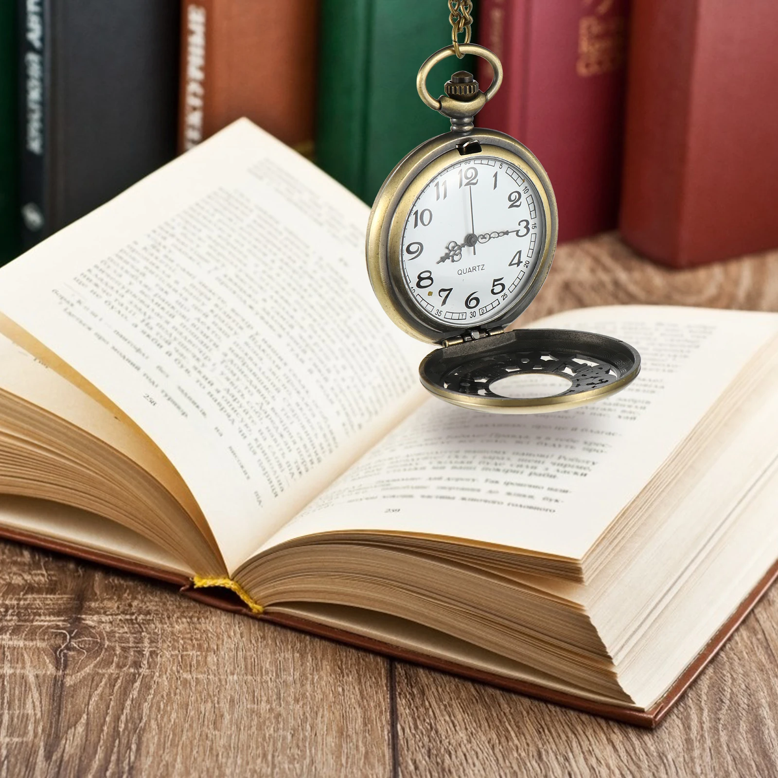 

Retro Quartz Pocket Watch Hollow Out Vintage Chain Decoration Elegant Gift Stylish Watches Timepiece Accessories