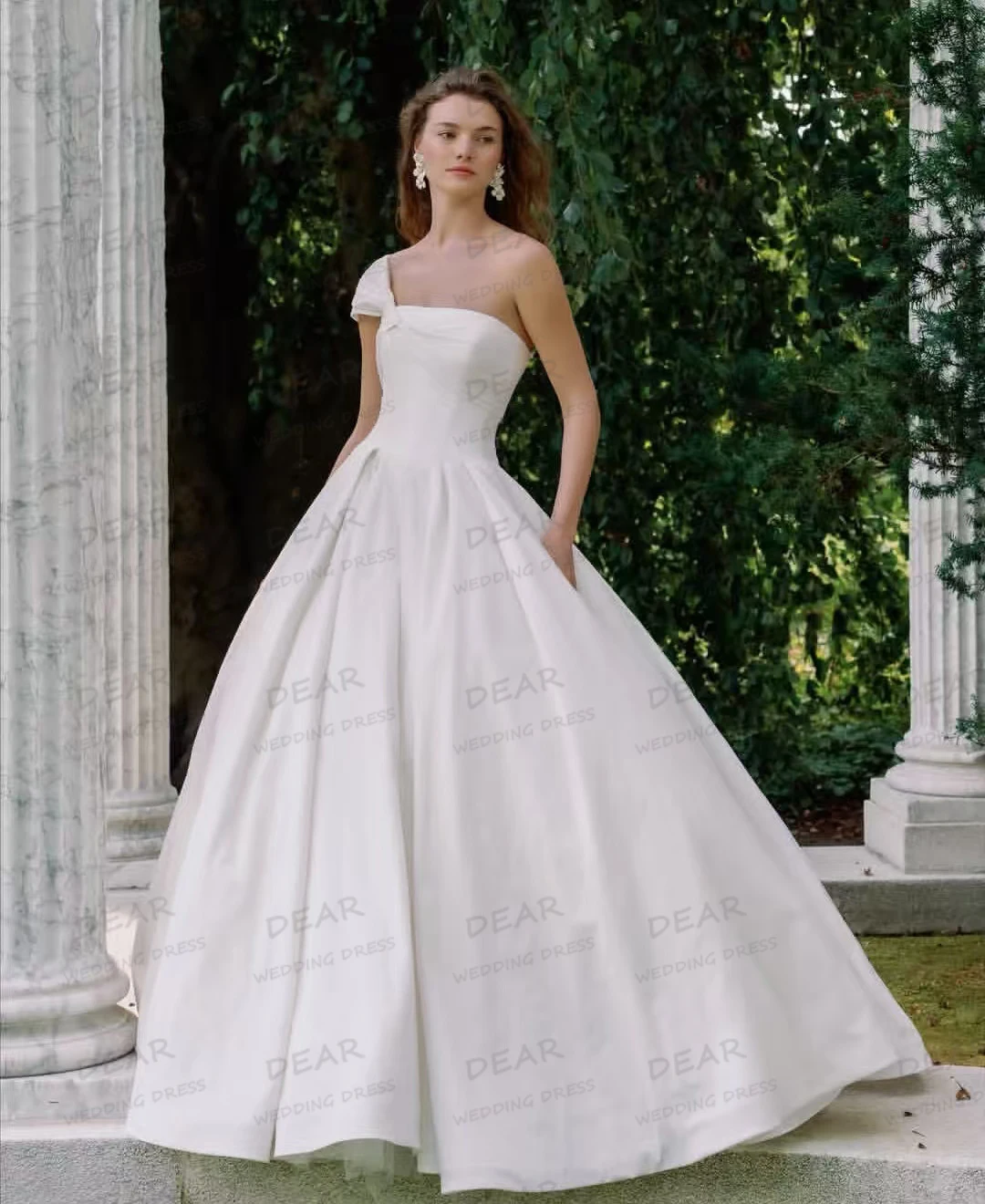 

Simple Wedding Dresses Sexy One Shoulder Ruffles Sleeveless Backless A Line Women's Bride Gowns Vestidos De Novia Customized