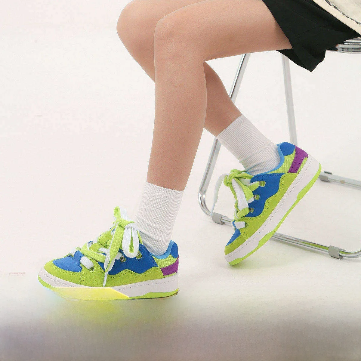 Ollieskate Durable Skate Shoes Color Block Bread Design Casual Sporty Low Top Flat Heel Rubber Soled Shoes for Men And Women