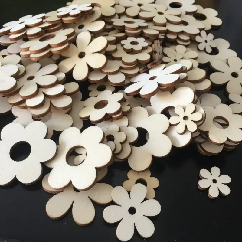 50 Uds. De adornos de flores de madera con agujero, adornos en blanco con forma de flores de madera para manualidades DIY, decoración navideña para