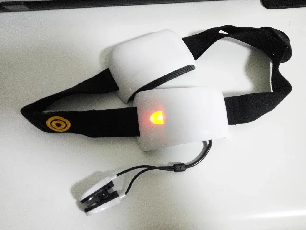 EEG sensor, EEG signal acquisition module TGAM core, Bluetooth transmission