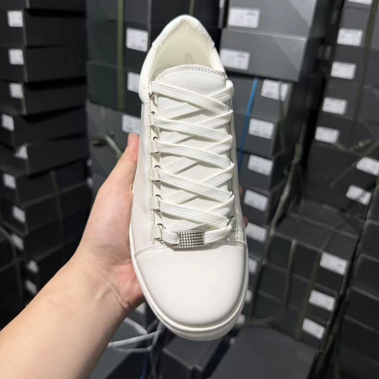 New Shoes for Men Genuine Leather Casual Shoes Street Trend White Flat Skateboard Shoes Couples Lace-up Sneakers