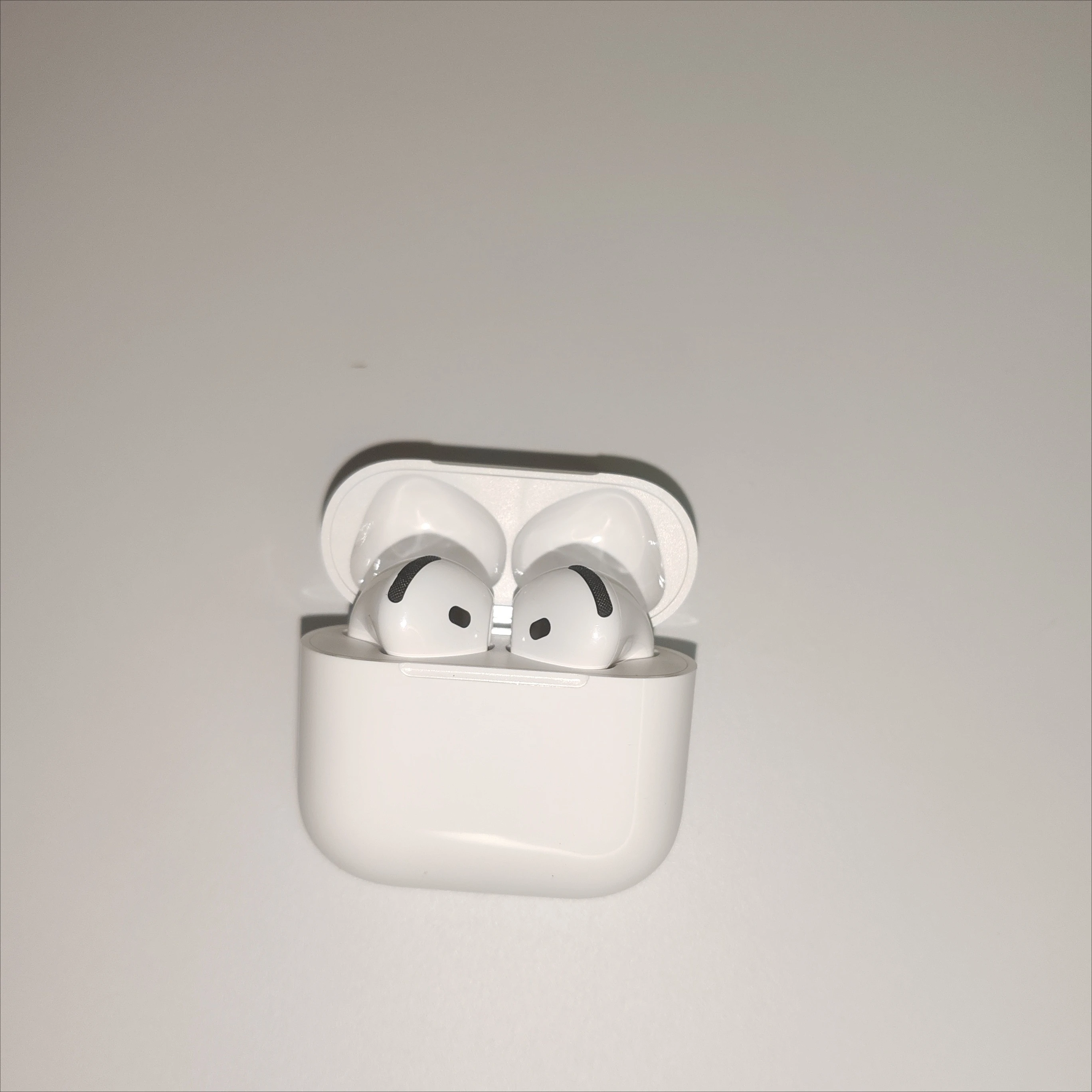 سماعة بلوتوث الجيل السابع لـ Anthem Pods4 7th Generation سماعة رأس بخاصية البلوتوث سماعة رأس بخاصية البلوتوث عالية الجودة