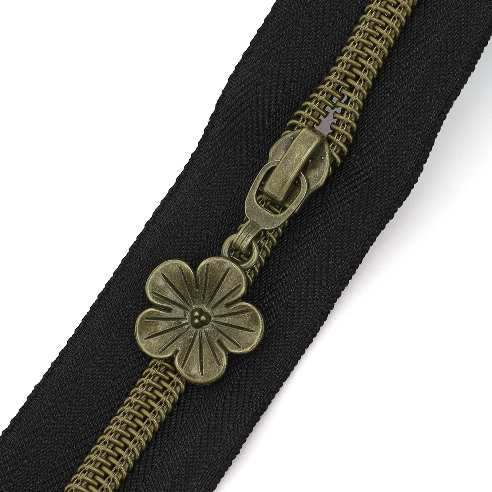 طقم واحد (450 سم سحاب + 10 رؤوس سحاب)، 5 # سحاب من النايلون ذو الأسنان النحاسية القديمة، ورقة سحاب زهر البرقوق البرونزي #3