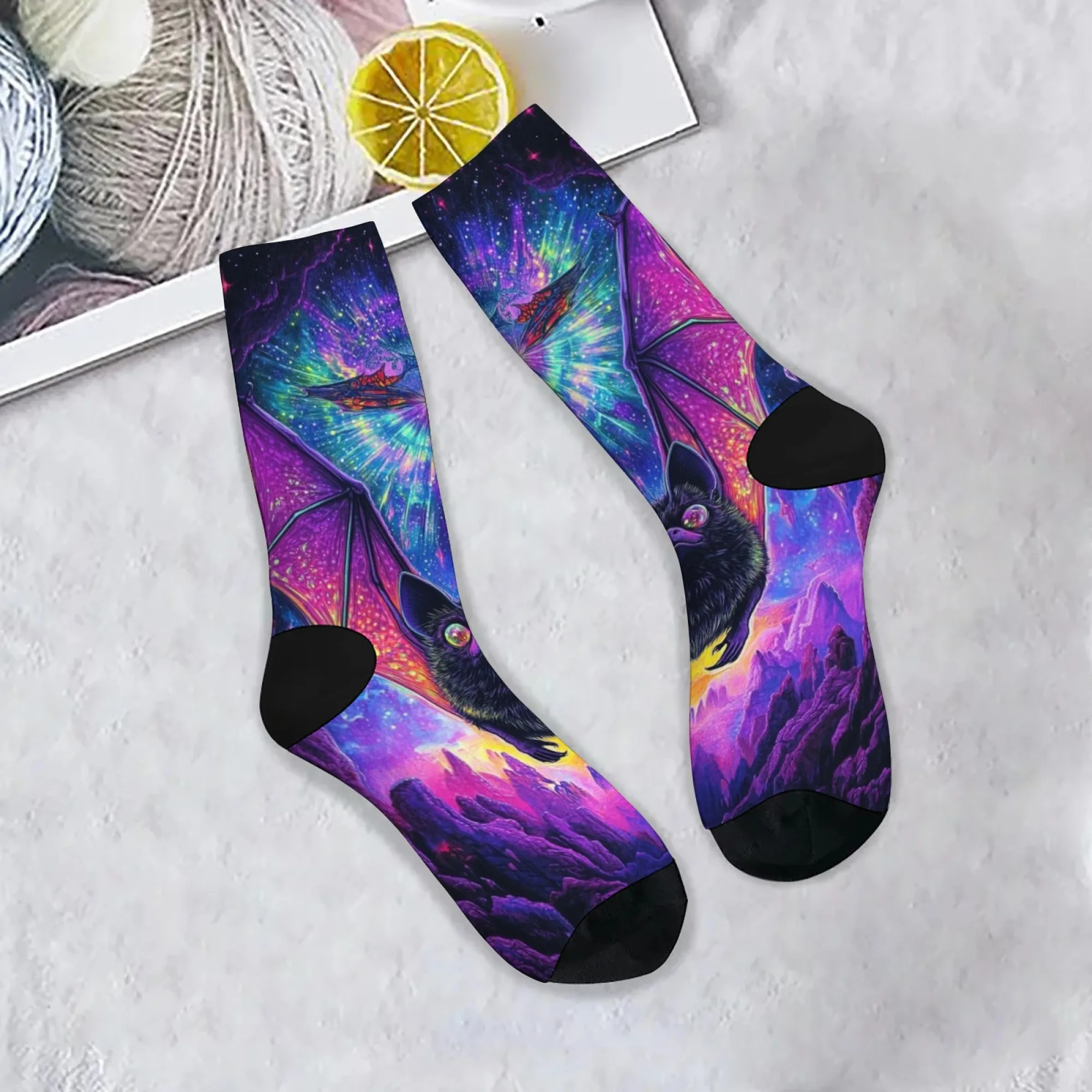 Мужские носки с принтом «Космическая летучая мышь» в стиле Харадзюку, новые уличные забавные неоновые повседневные носки со звездным небом в стиле фэнтези, вечерние, праздничный подарок