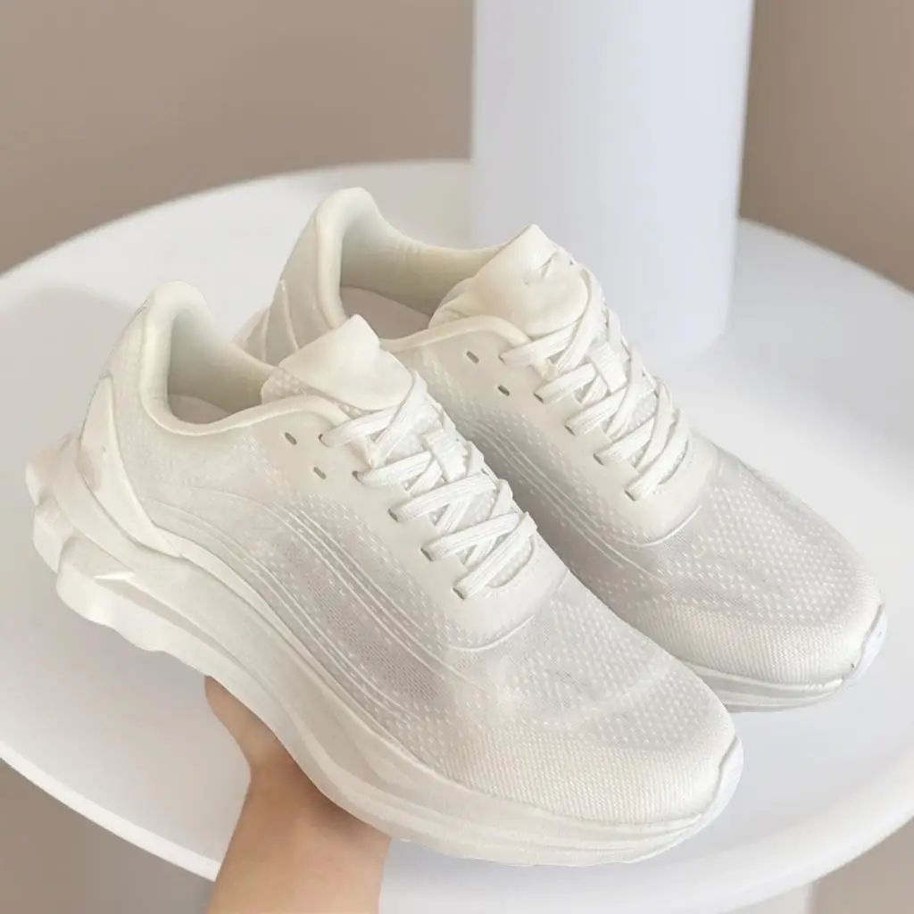 

Lined WarmBreathable retro running shoes, mesh design, summer favorite