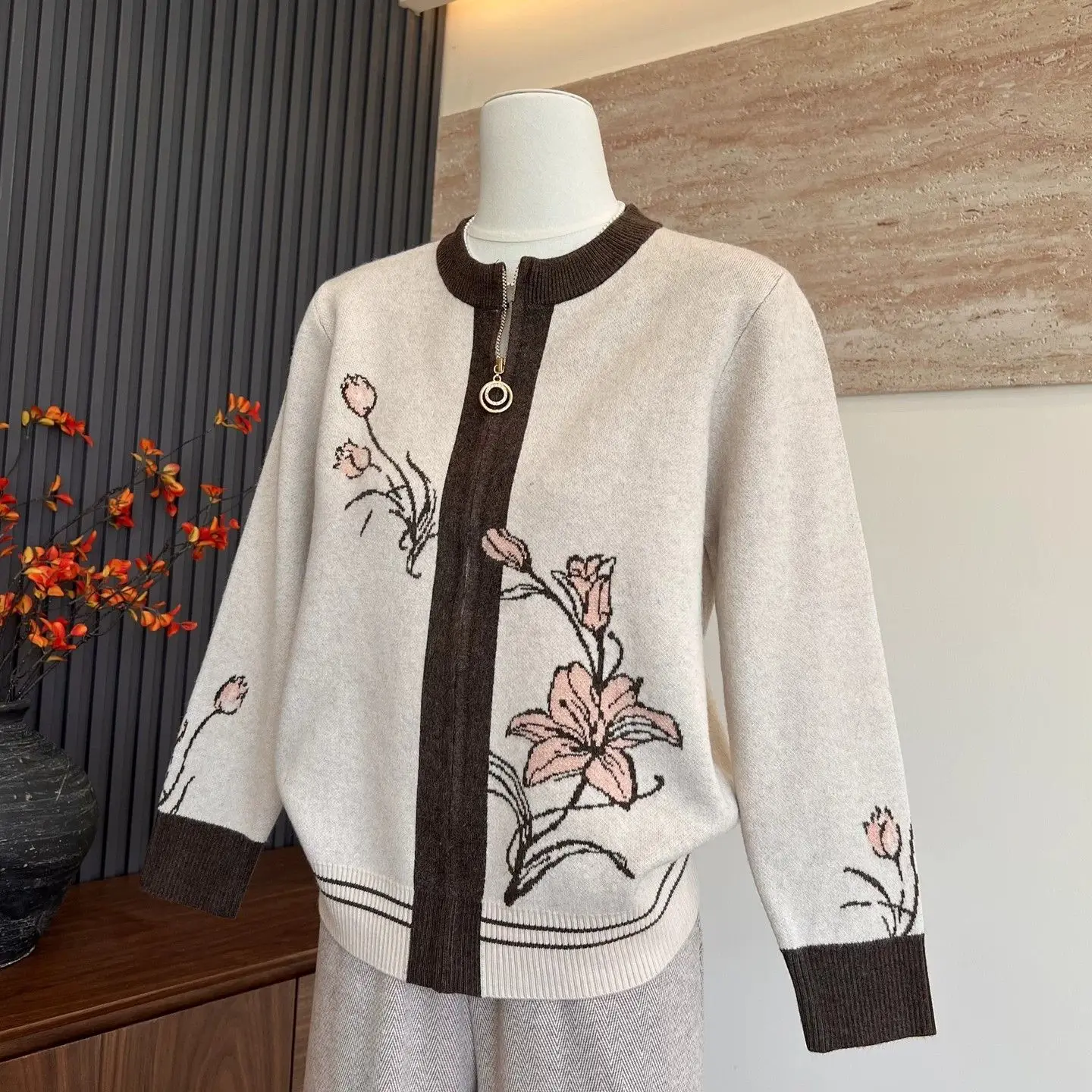 Aesthetic Elegant Mature Women Zip Knit Cardigan Crew Neck Lily Flower Jacquard Print Relaxed Fit Long‑Sleeve Casual Knit Coat