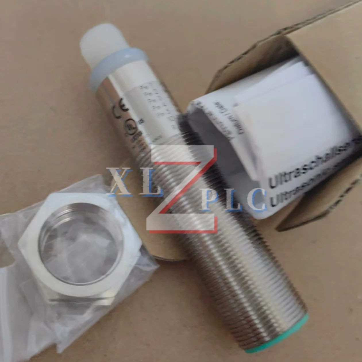 مستشعر بالموجات فوق الصوتية جديد الأصلي UB500-18GM75-I-V15 UB500-18GM75-U-V15 UB500-30GM-E5-V15