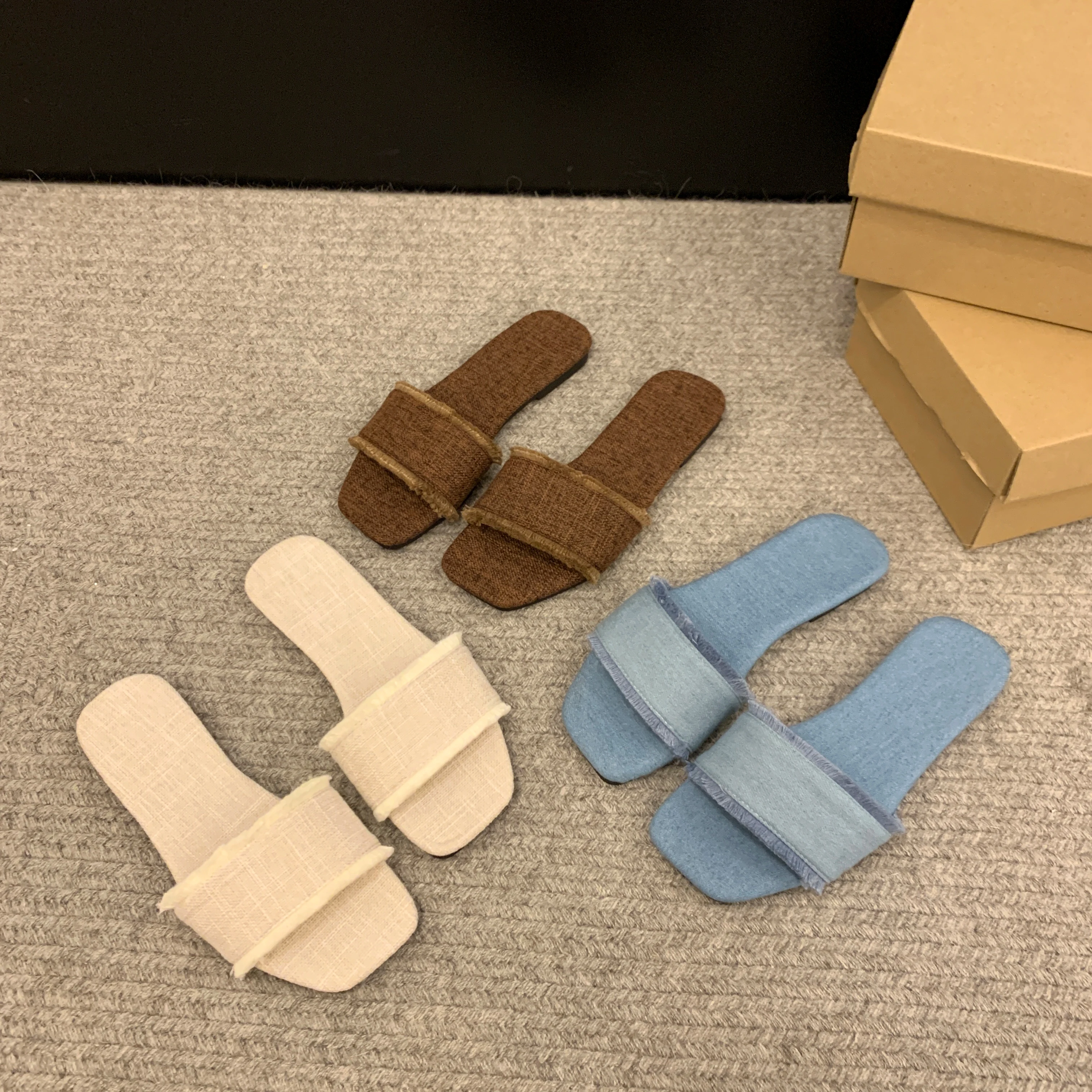 Sommerliche Indoor-Damen-Slipper, einfarbige offene Zehenpartie, bequeme Urlaubs-Strandsandalen, lässige Flip-Flops