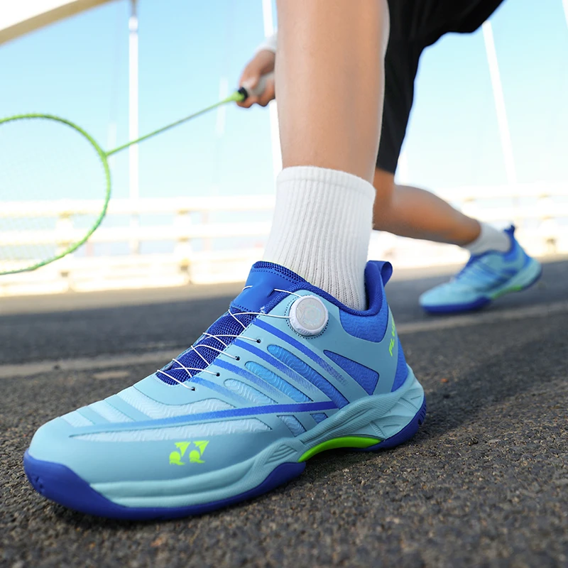 

Professional badminton shoes with ultra-light and soft sole, anti-slip and shock-absorbing design for sports activities