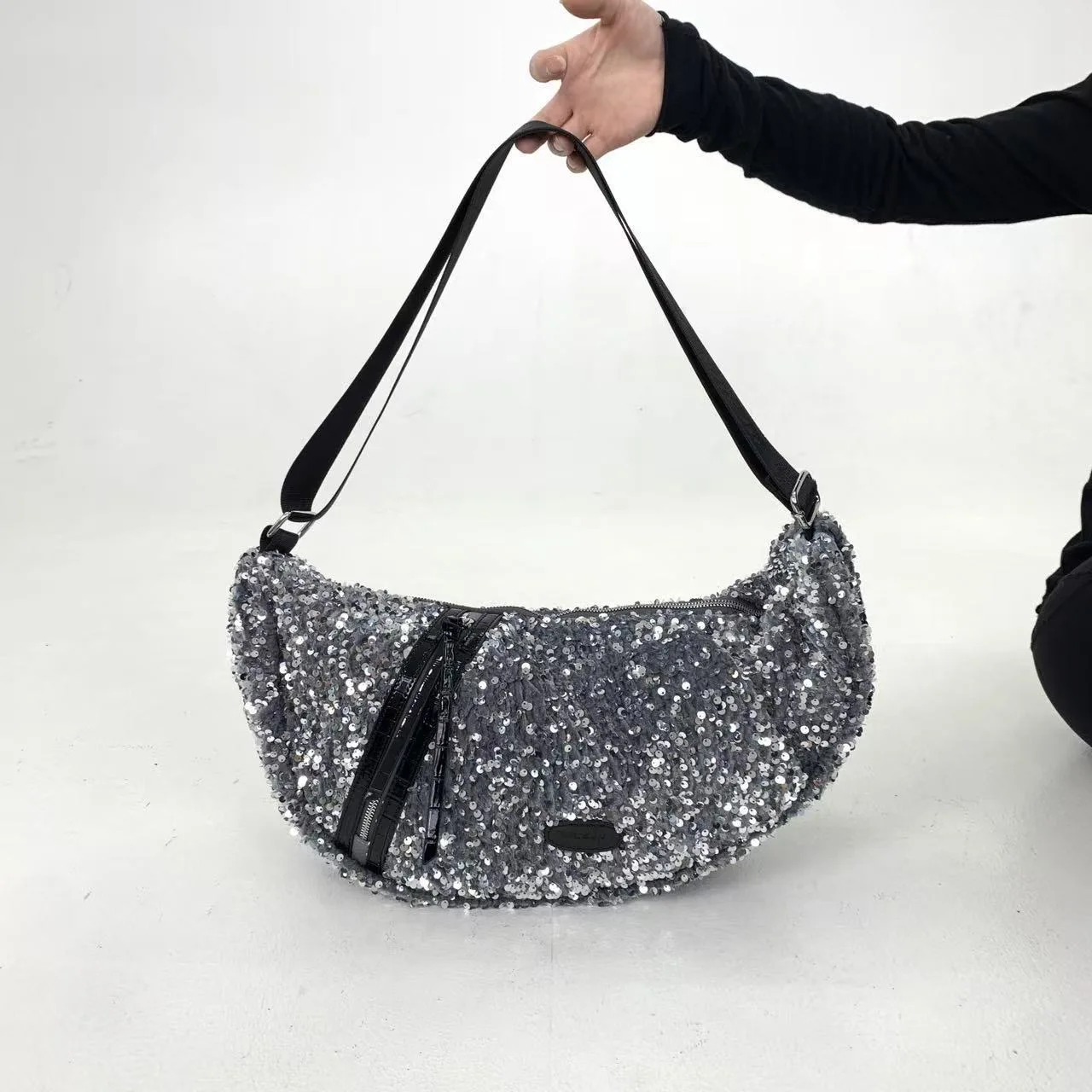 

Silver Sequin Crescent Hobo Bag Women's Large Capacity Zipper Shoulder Crossbody Bag Fashion Party Daily Commute Handbag
