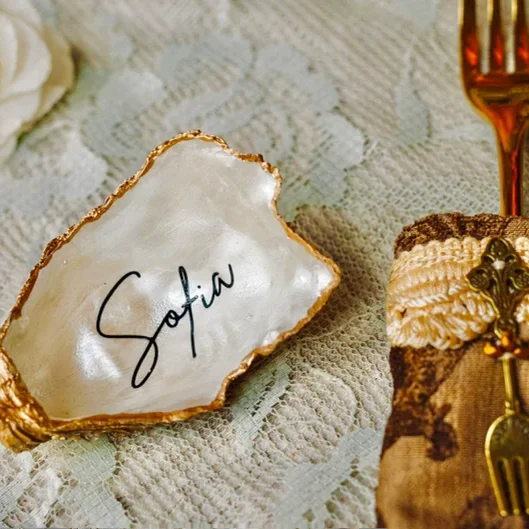 Customized Natural Oyster Shell High Grade Banquet Seat Card Wedding Meal Card Table Card Number Plate Guest Name Card