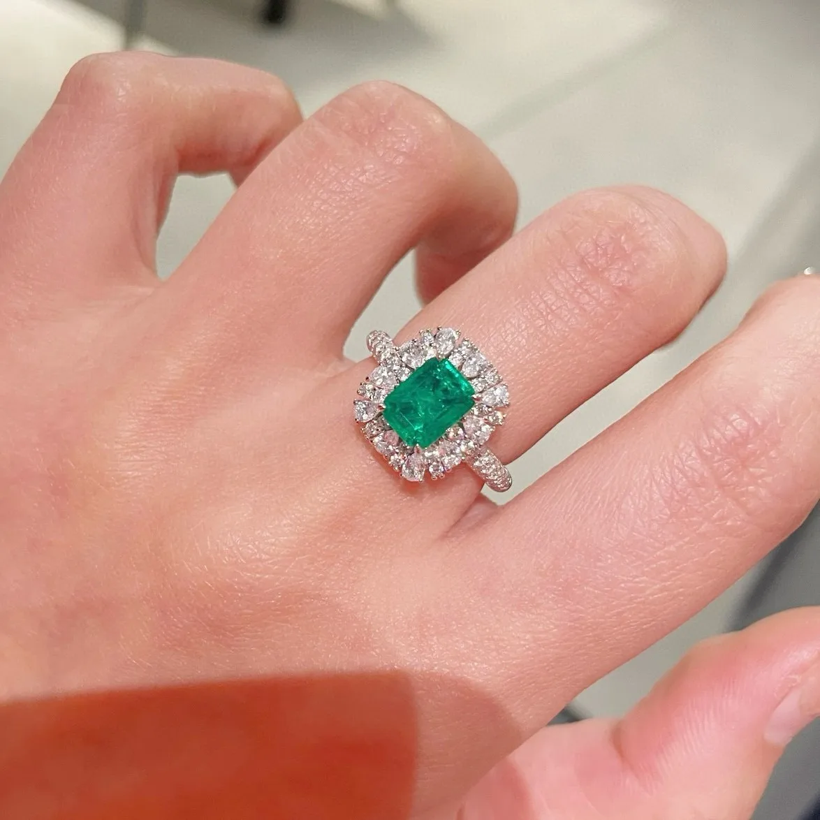 

Кольцо из серебра 925 пробы с позолоченным синтетическим изумрудом, 2,2 карата, без масла, Muzo, цветное изумрудное кольцо с высокоуглеродистым бриллиантом, легкое роскошное кольцо