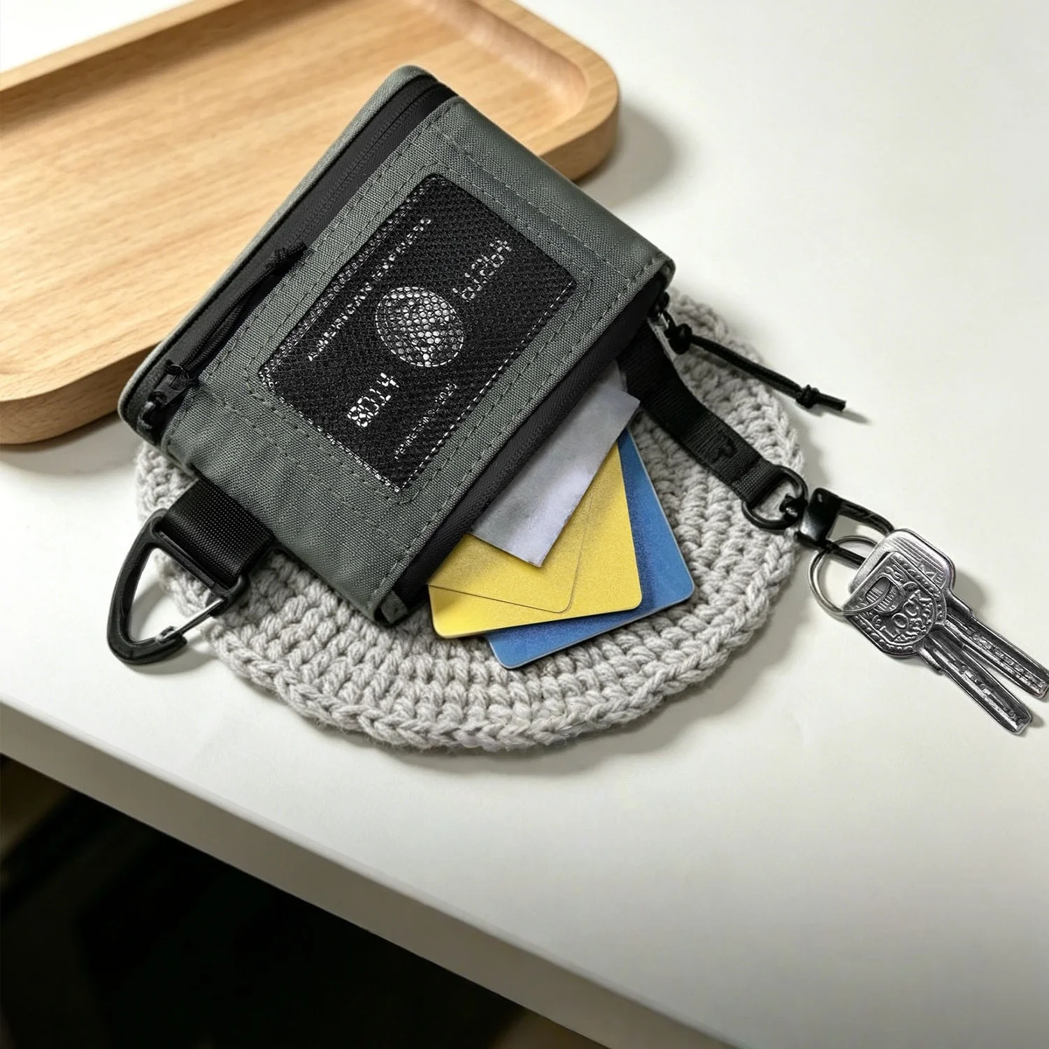 Minimalist Wallet with Keychain RFID Blocking Zipper Small Wallet with ID Window Travel Cash Card Coin Case