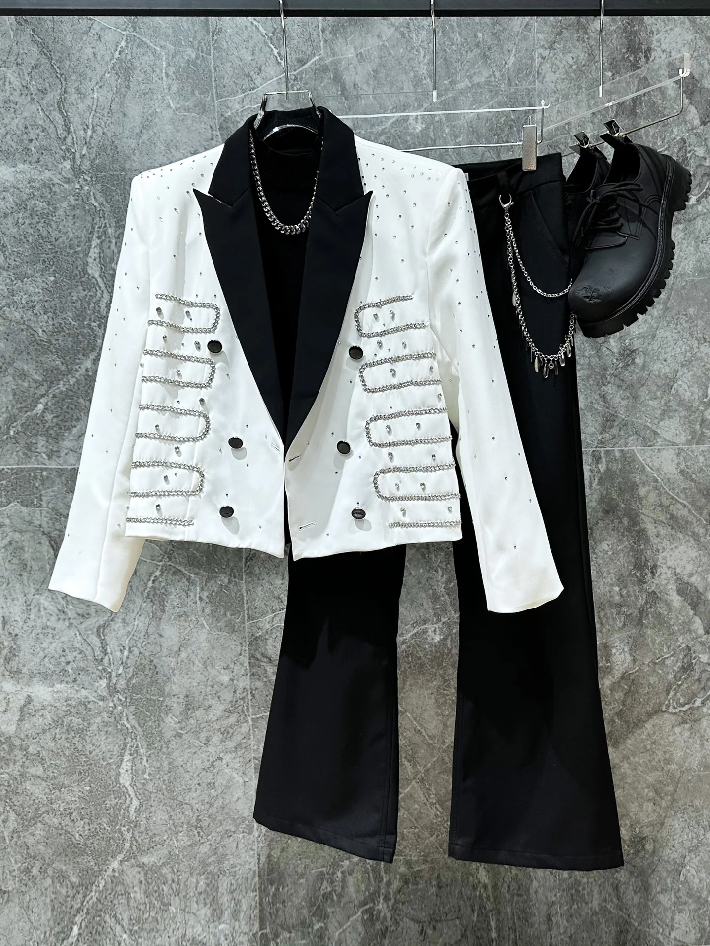 

Модный мужской осенний пиджак с блестящим алмазным дизайном, повседневная одежда для выступлений, свободный крой, длинный рукав, стандартный размер