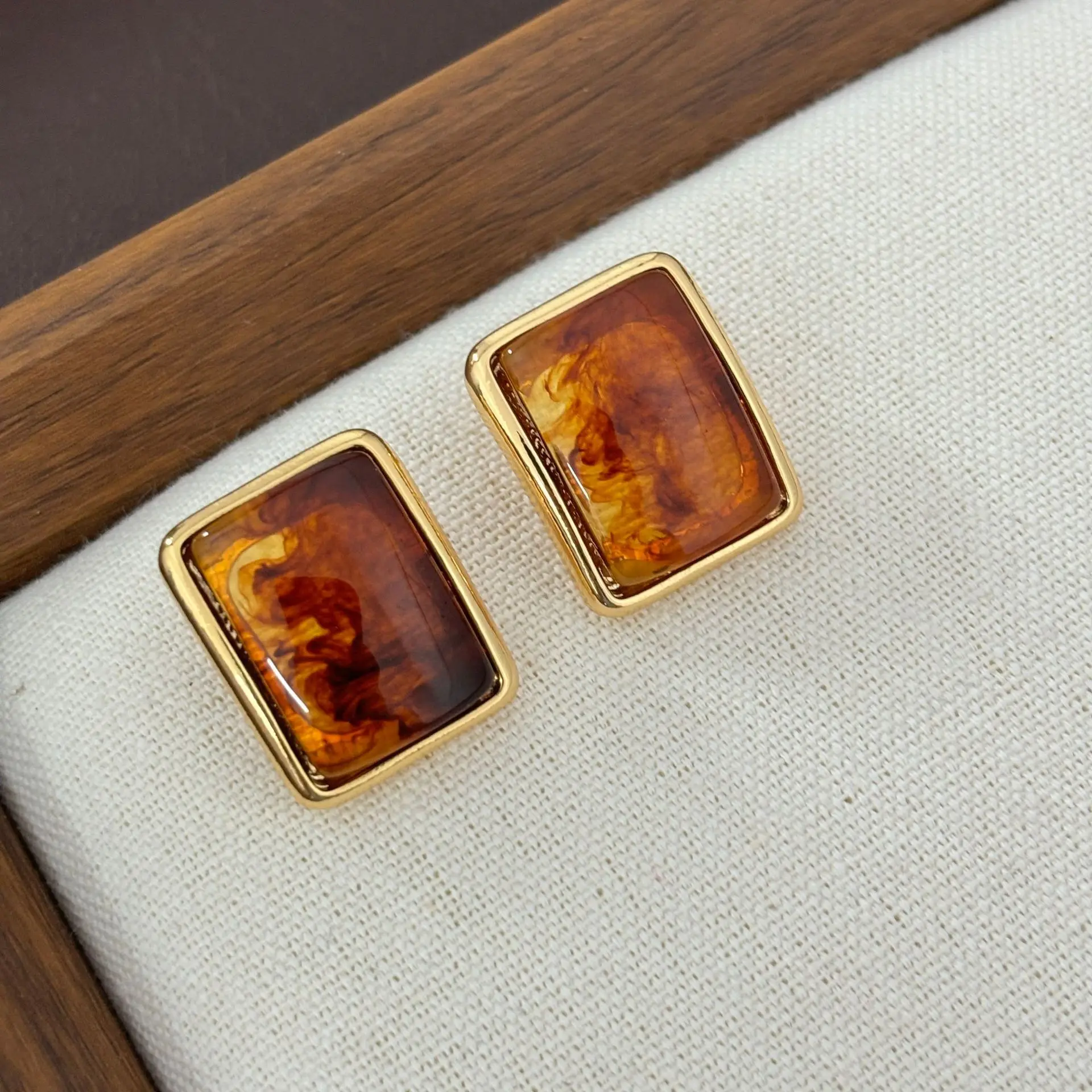 Medieval rectangular amber smudge stud earrings retro gold frame caramel resin earrings light luxury earrings women