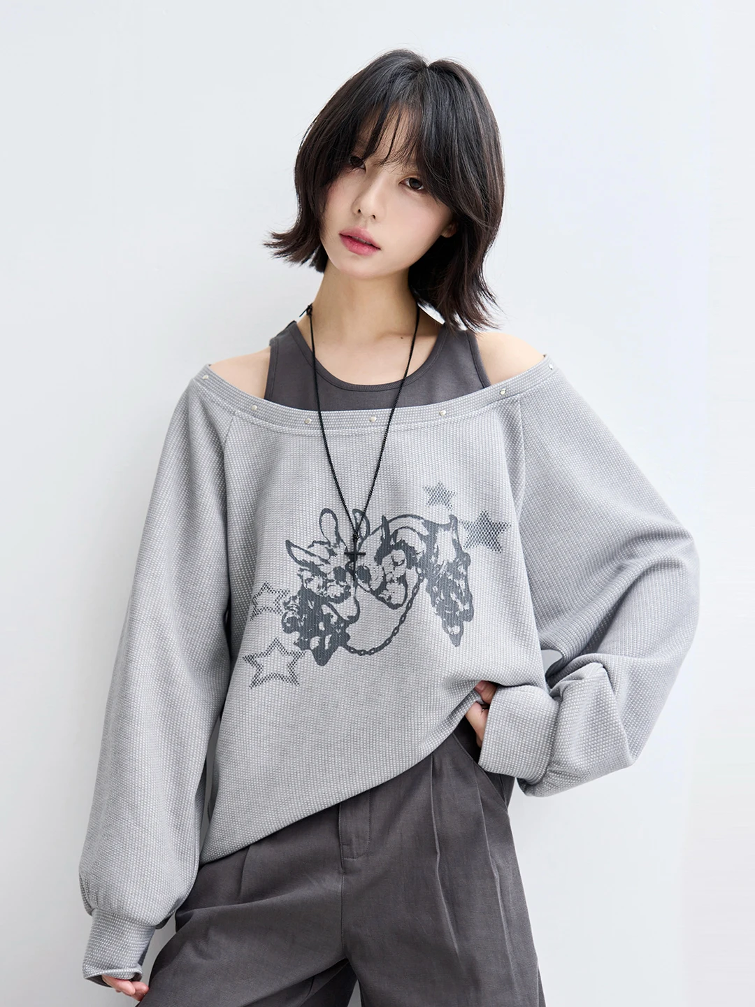 

Универсальная свободная футболка с авитацией Museum Long Sve, женская весенне-осенняя повседневная удобная трикотажная футболка с принтом на плечах...