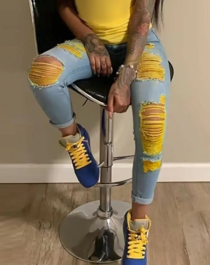 

Повседневные джинсы с рваными вырезами и цветными блоками, повседневные брюки, женская весенне-летняя модная новинка для девочек