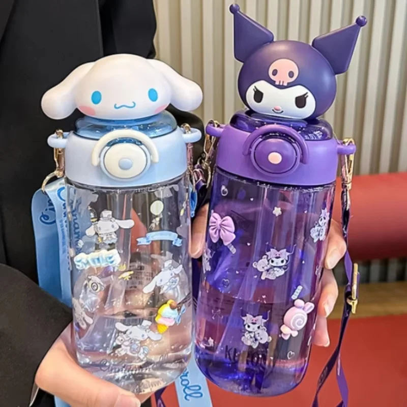 

Sanrio Kuromi Hello Kitty Straw Space Cup 650ml Shoulder Band Portable Gift Plastic Drink Water Bottle Girls Children Toys Gifts