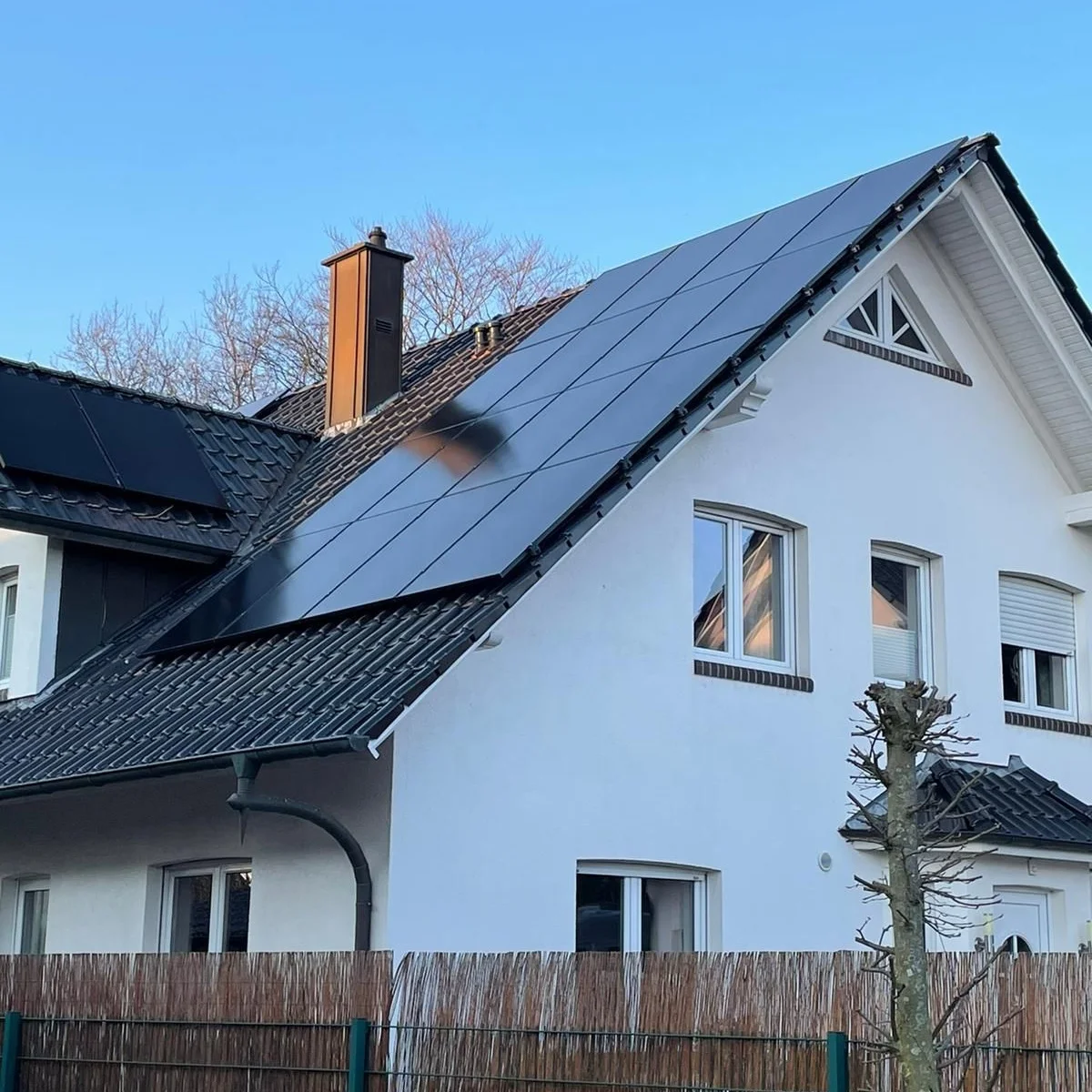 10KW جميع الألواح الشمسية السوداء PV 20KWH LiFePO4 قوة البنك منتجات الطاقة الشمسية الاستخدام المنزلي نظام تخزين الطاقة الشمسية