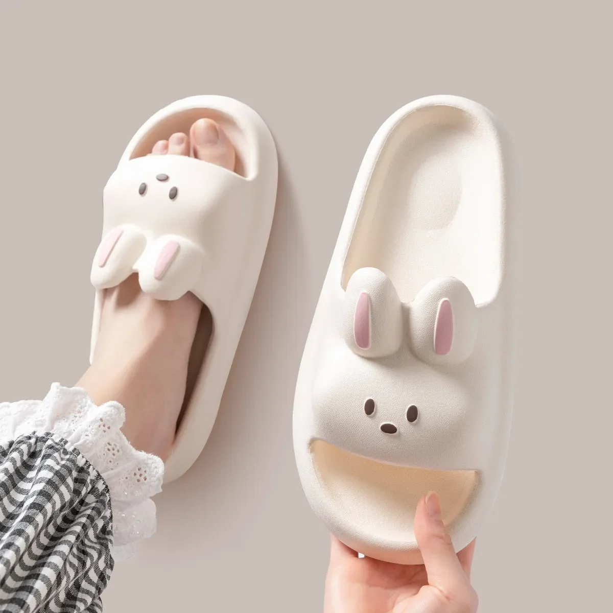 Pantoufles de lapin de dessin animé pour femmes et hommes, semelle optique souple, toboggans mignons, sandales de plage pour couples, chaussures coordonnantes HOShower, été