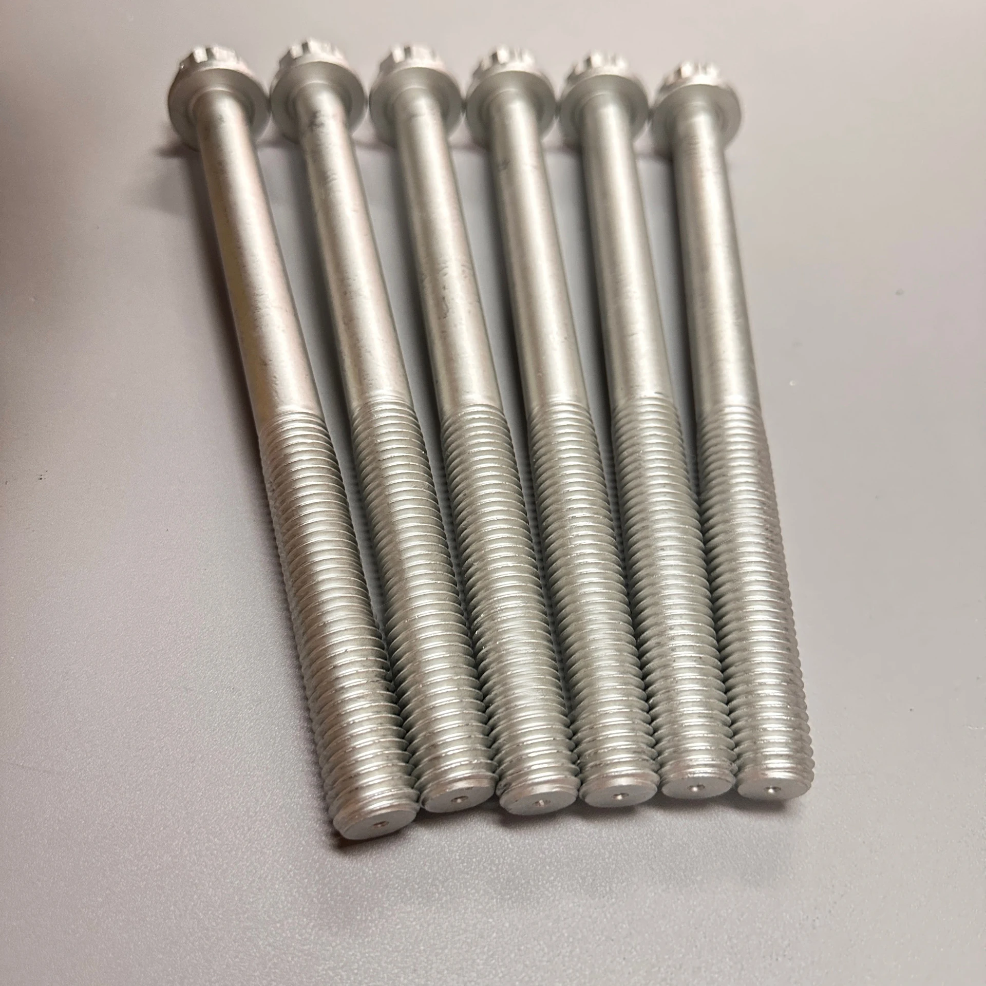 

Haed Bolt 6240-11-1610 6240111610 6248-11-1610 Bolt for 6d170e-3 6d170e-5 Qsk23 M16*L230 1PCS